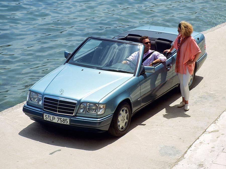  Mercedes-Benz E220 Cabriolet 1993 года  (фото 16 из 27)